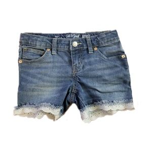 Girls Cat & Jack super stretch jean shorts sz M7/8